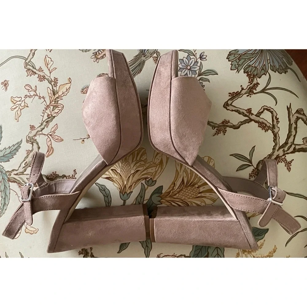 ** BUNDLE SALE 3/$16 ** Madden Girl Tan Platform Heels, Size 8